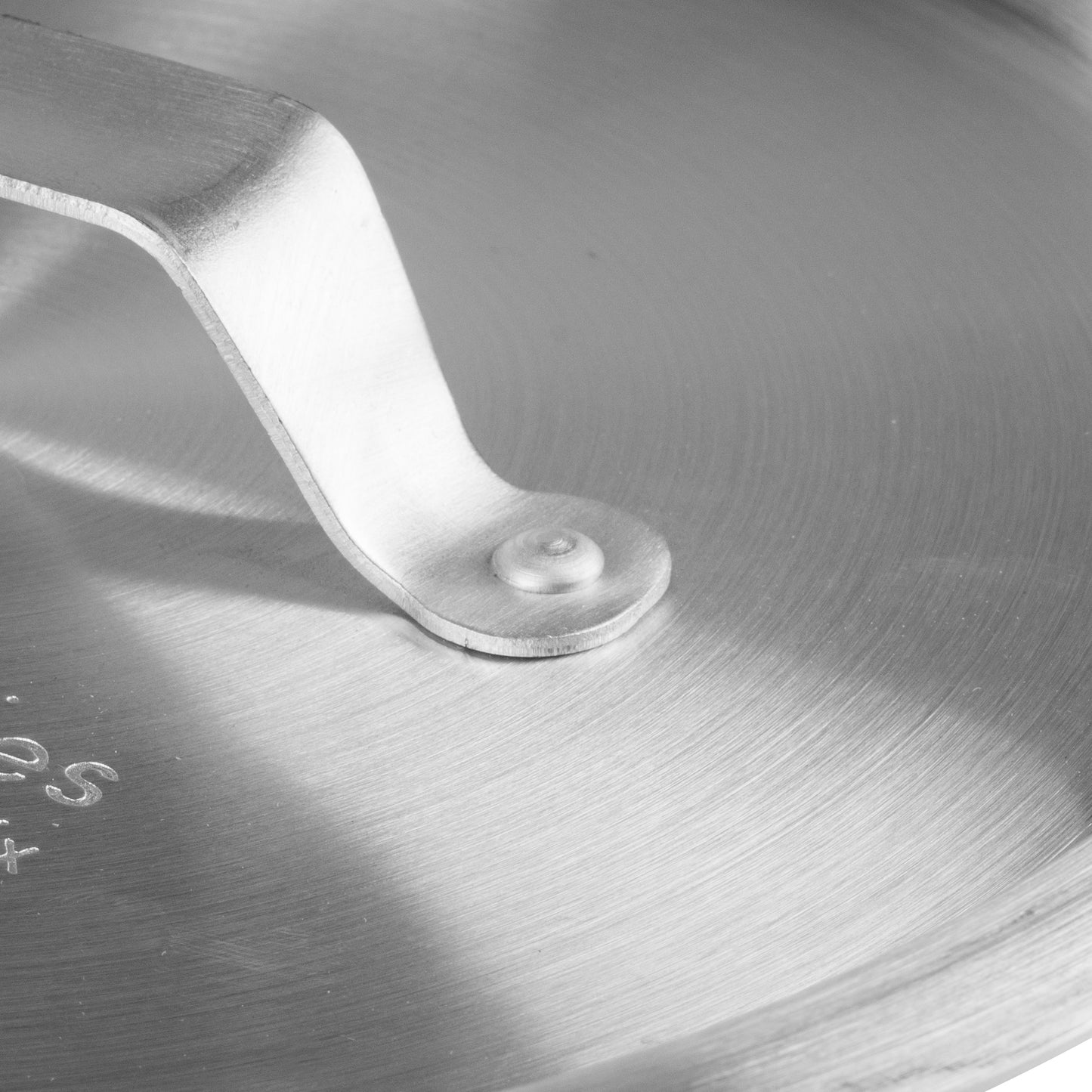 SignatureWares | Couvercle de casserole à côtés coniques, 4,5 pintes, aluminium