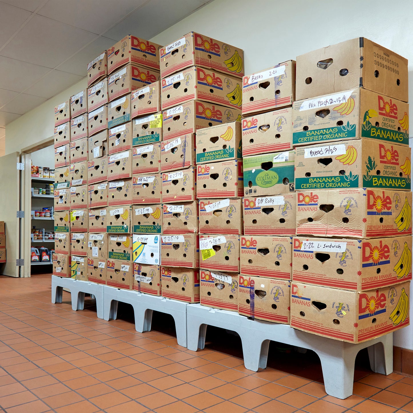 Cambro | Palette d'entreposage à rainure, 36" x 21" x 12", gris