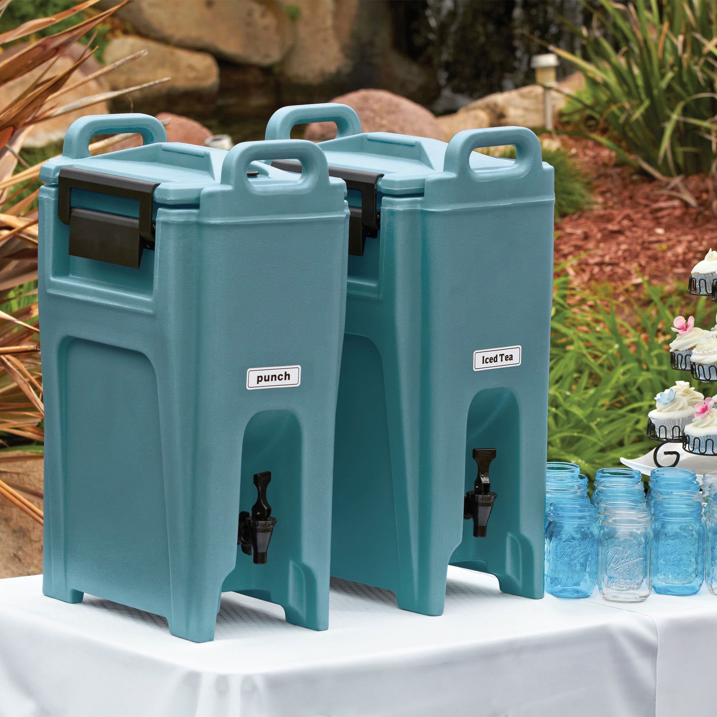 Cambro Ultra Camtainer Insulated Beverage Container, 5.25 Gal, Blue - UC500401