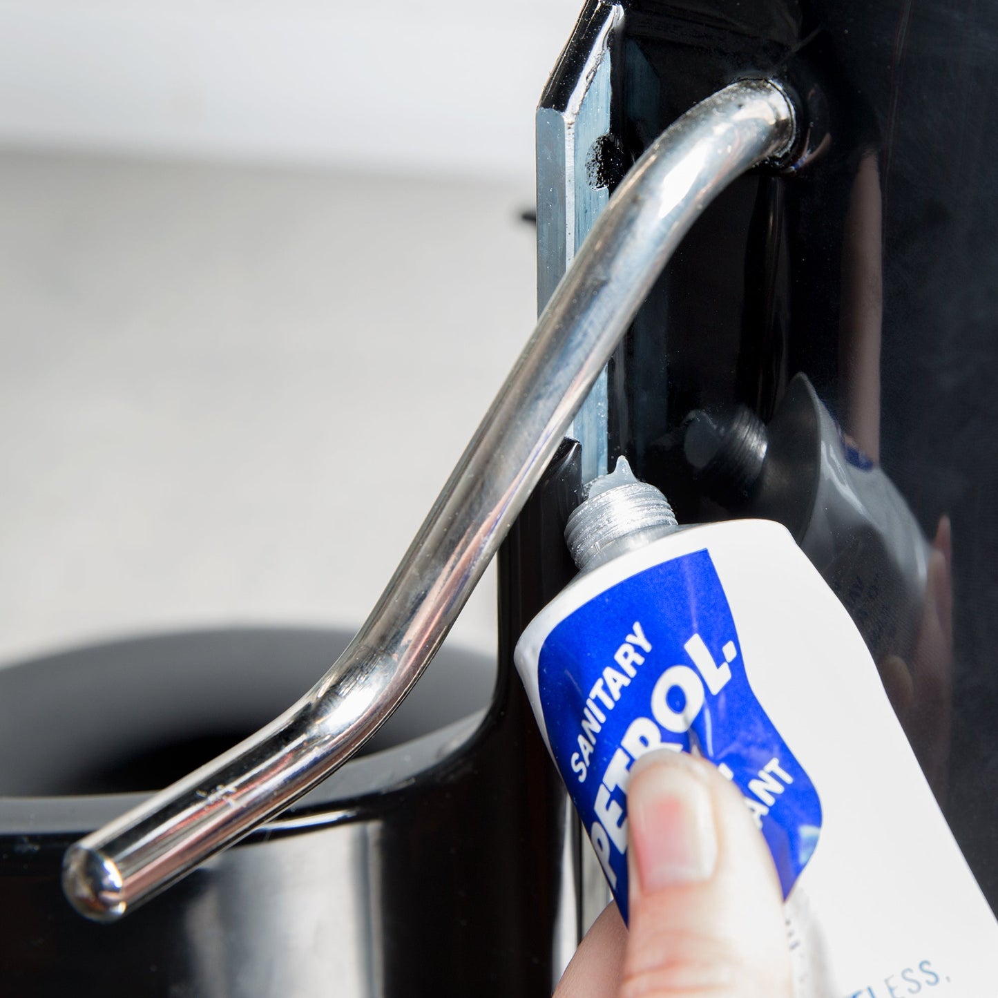 Vollrath All Purpose Manual Food Processor Lubricant, 4 oz - 15149