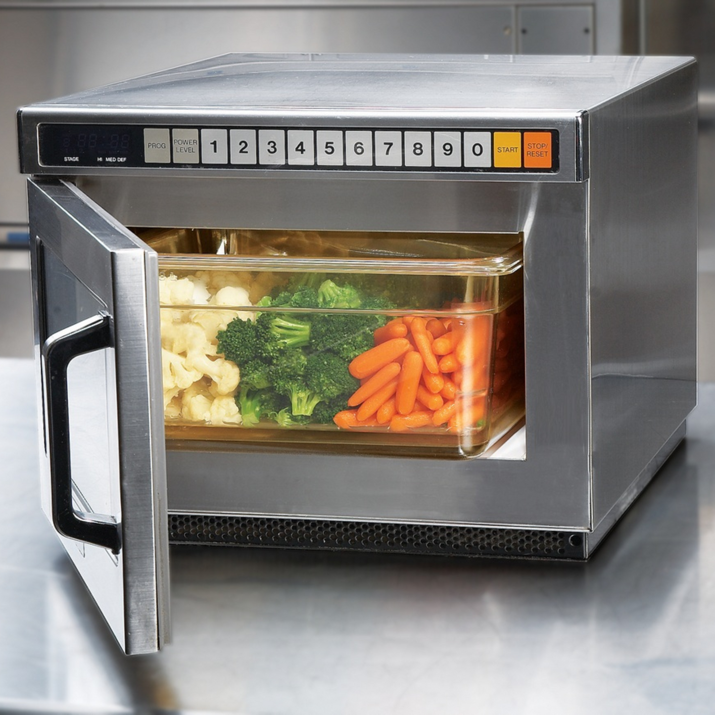 Cambro High Heat Half Size Food Pan, 6" Deep, Amber - 26HP150