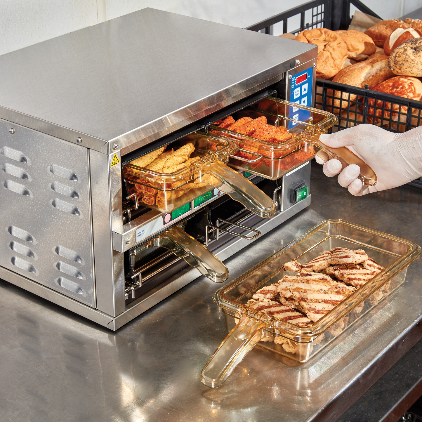 Cambro High Heat 1/3 Size Food Pan with 1 Handle, Amber - 32HP1H150