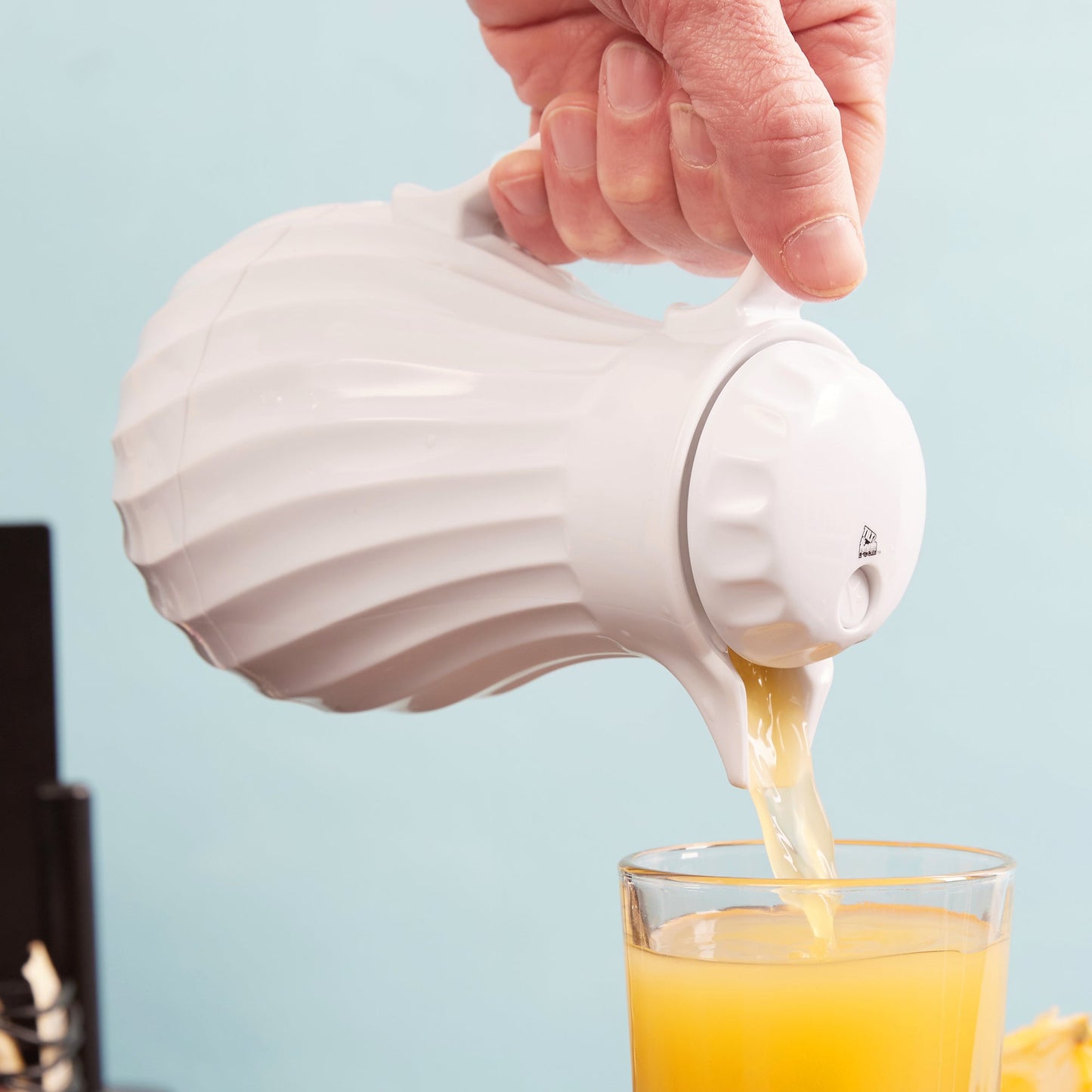 Vollrath | SwirlServe Serveur à boisson inclinable et versé, 10 oz, blanc