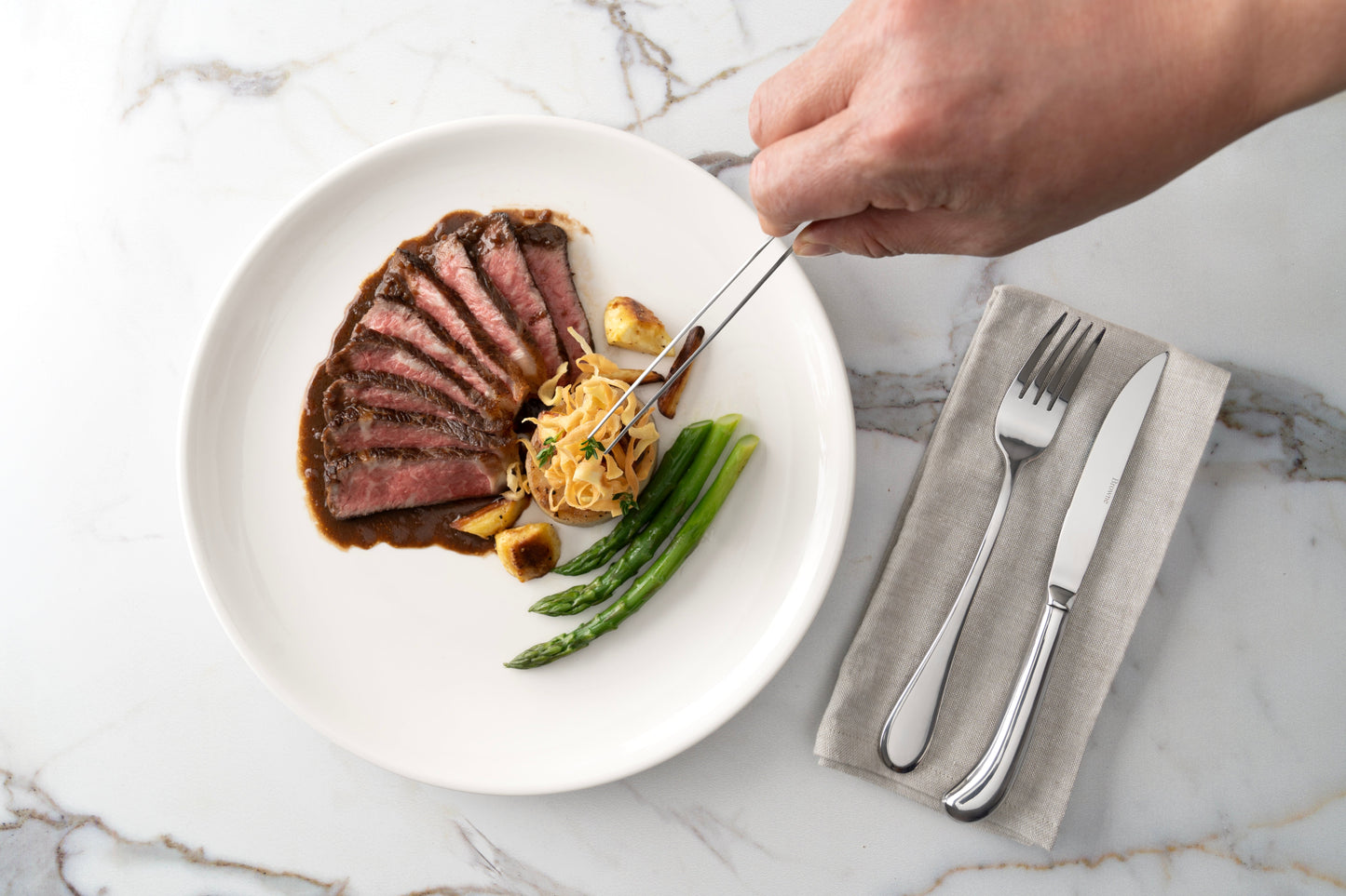 Browne Foundation Round Coupe Plate, 12", White (12-pack) - 5630168