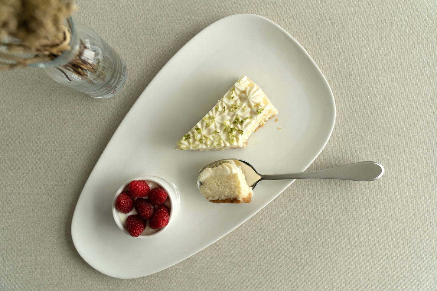 Browne | Assiette ovale avec puit Foundation, 13,25" x 7.5", blanc (paquet de 12)