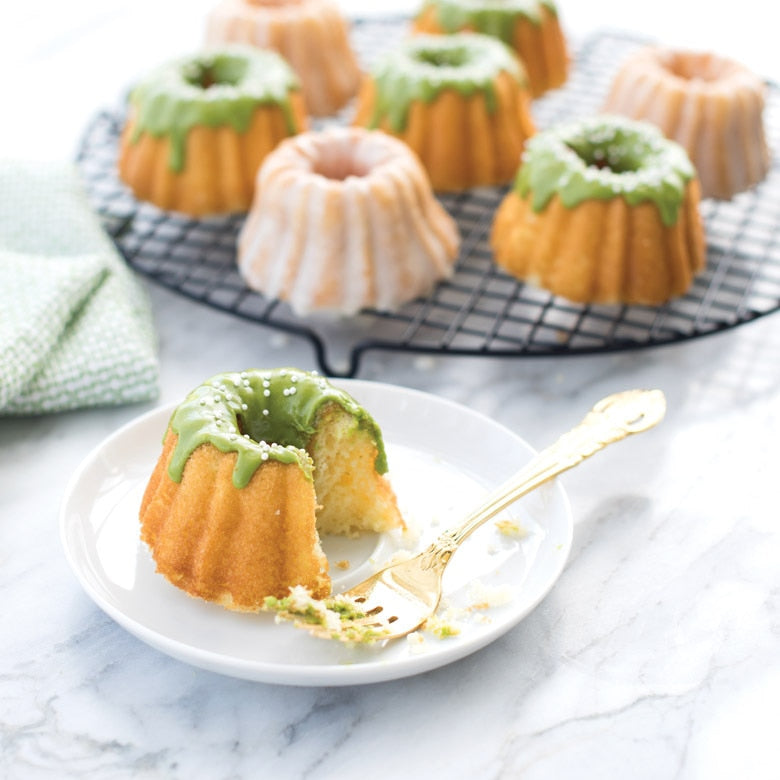 Nordic Ware | Poêle Anniversary, 6 cavités, 4,5 tasses, fonte d’aluminium, finition commerciale