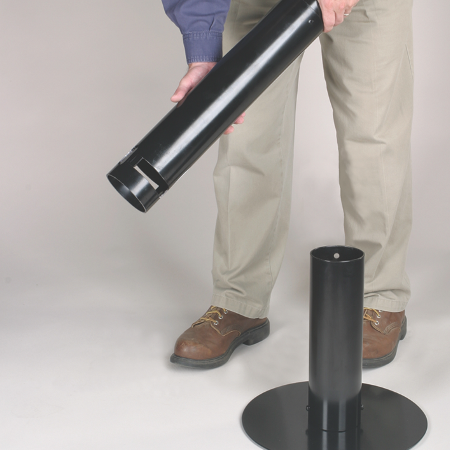 Rubbermaid Smokers' Pole, Black - FGR1BK