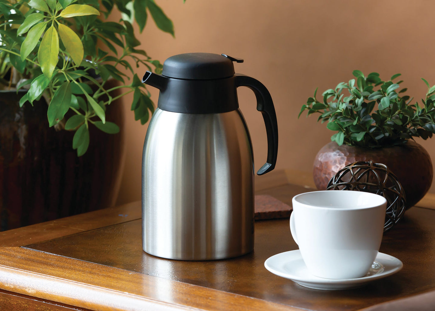 Service Ideas SteelVac Essential Vacuum Insulated Carafe, 2 L, Stainless Steel - FVPC20