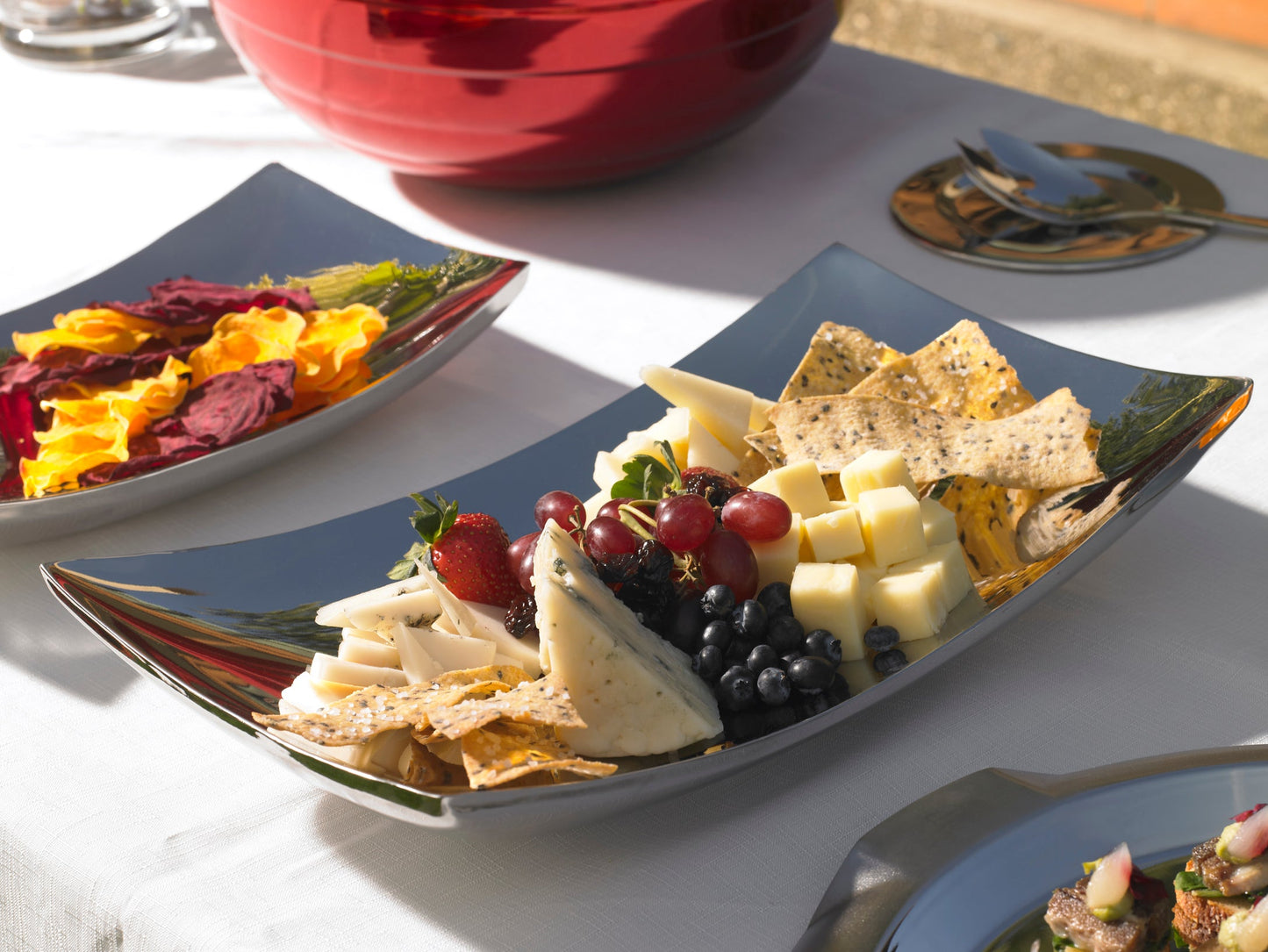 Vollrath | Plateau incurvé à double paroi, 12 x 7 po, acier inoxydable poli