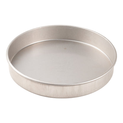 Chicago Metallic | Round Cake Pan, 9" x 1.5", Glazed Aluminized Steel