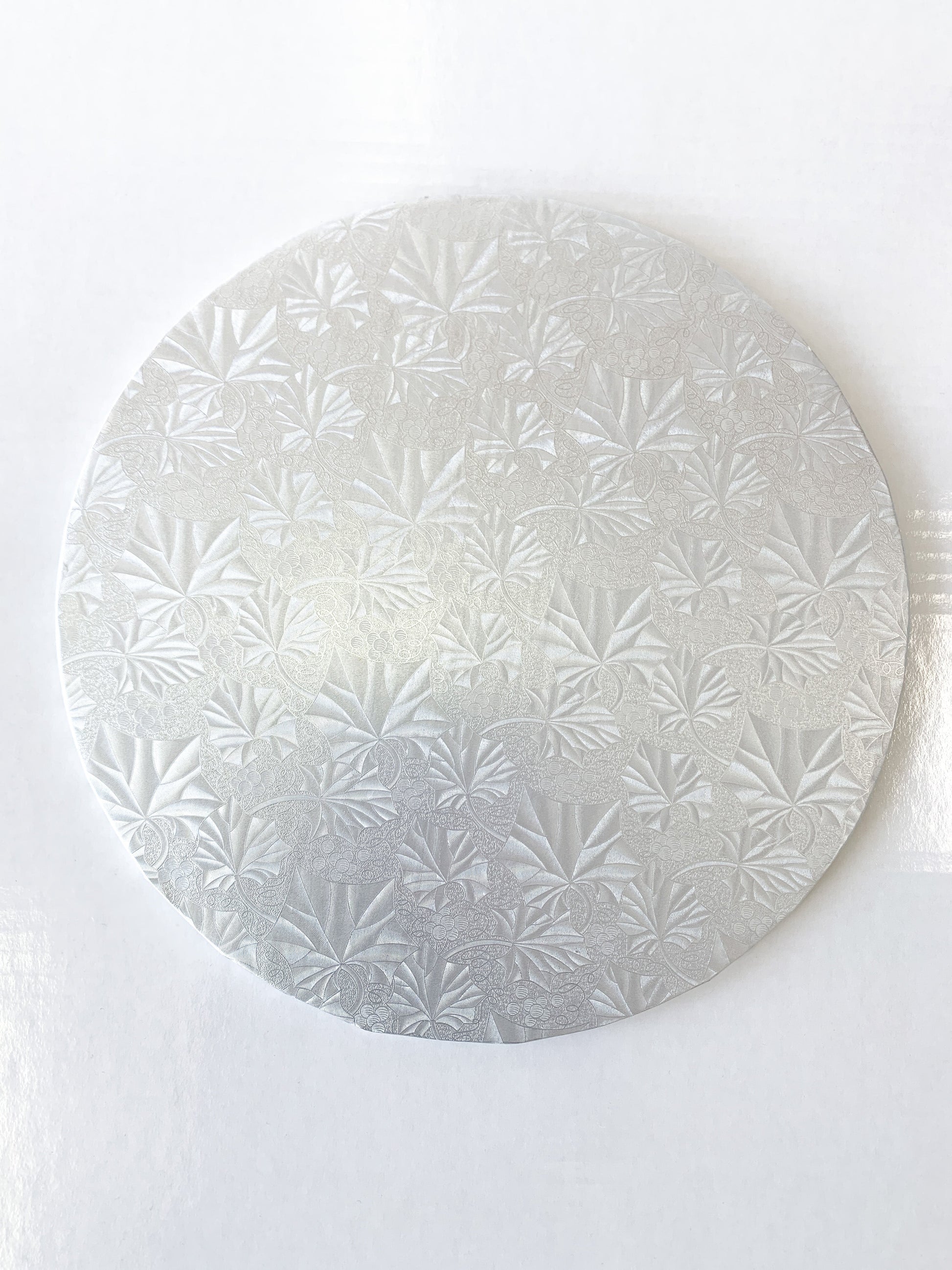 Enjay silver embossed cake board (foldunder/drum)