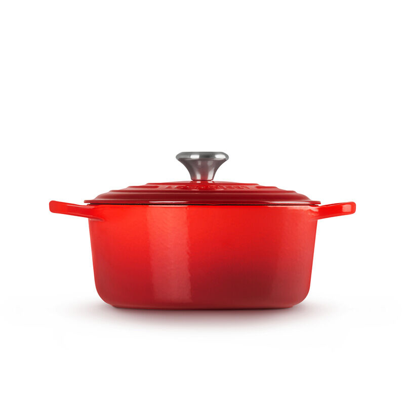 Le Creuset Round Dutch Oven, 4.2 L, Cerise - view 3