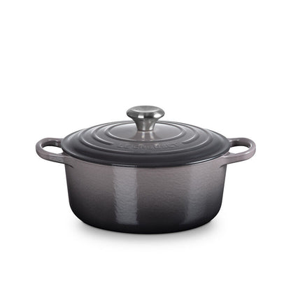 Le Creuset Round Dutch Oven, 4.2 L, Oyster - view 2