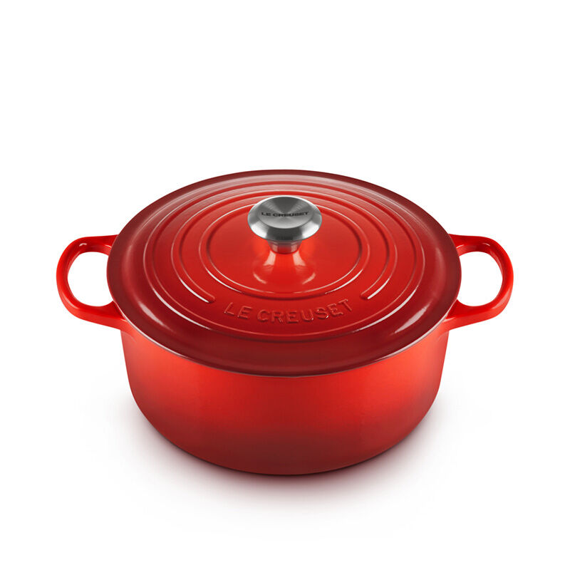 Le Creuset Round Dutch Oven, 5.3 L, Cerise - view 1