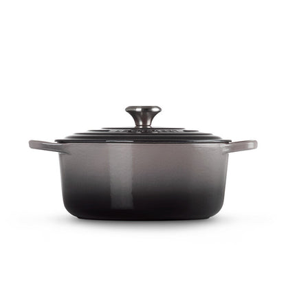 Le Creuset Round Dutch Oven, 5.3 L, Oyster - view 3