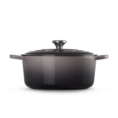 Le Creuset Round Dutch Oven, 6.7 L, Oyster - view 3