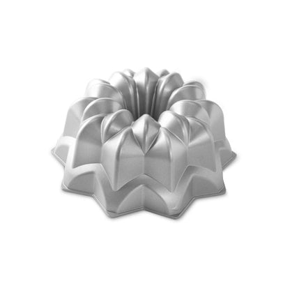 Nordic Ware | Vintage Star Bundt Pan, 10 Cup, Cast Aluminum, Sparkling Silver Finish